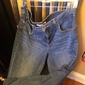 Levi’s 311 shaping skinny size 33